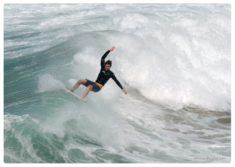 Sydney - Queenscliff Surfer1